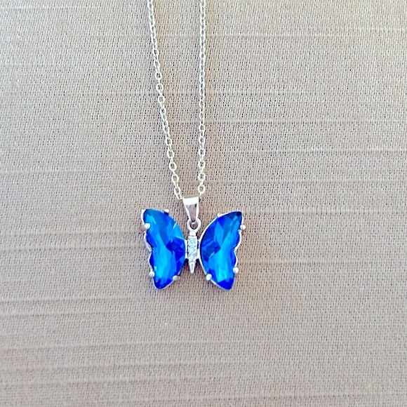 🦋 Blue Iridescent Crystal Butterfly Necklace Gold plated Stainless Steel- New - Picture 7 of 8